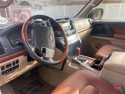 تۆیۆتا لاند کروزەر